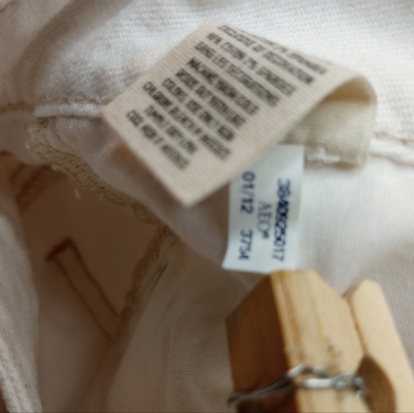 American Eagle Women's Denim Cut Off Shorts Distressed 5 Pocket Stretch White 6 - Picture 7 of 13